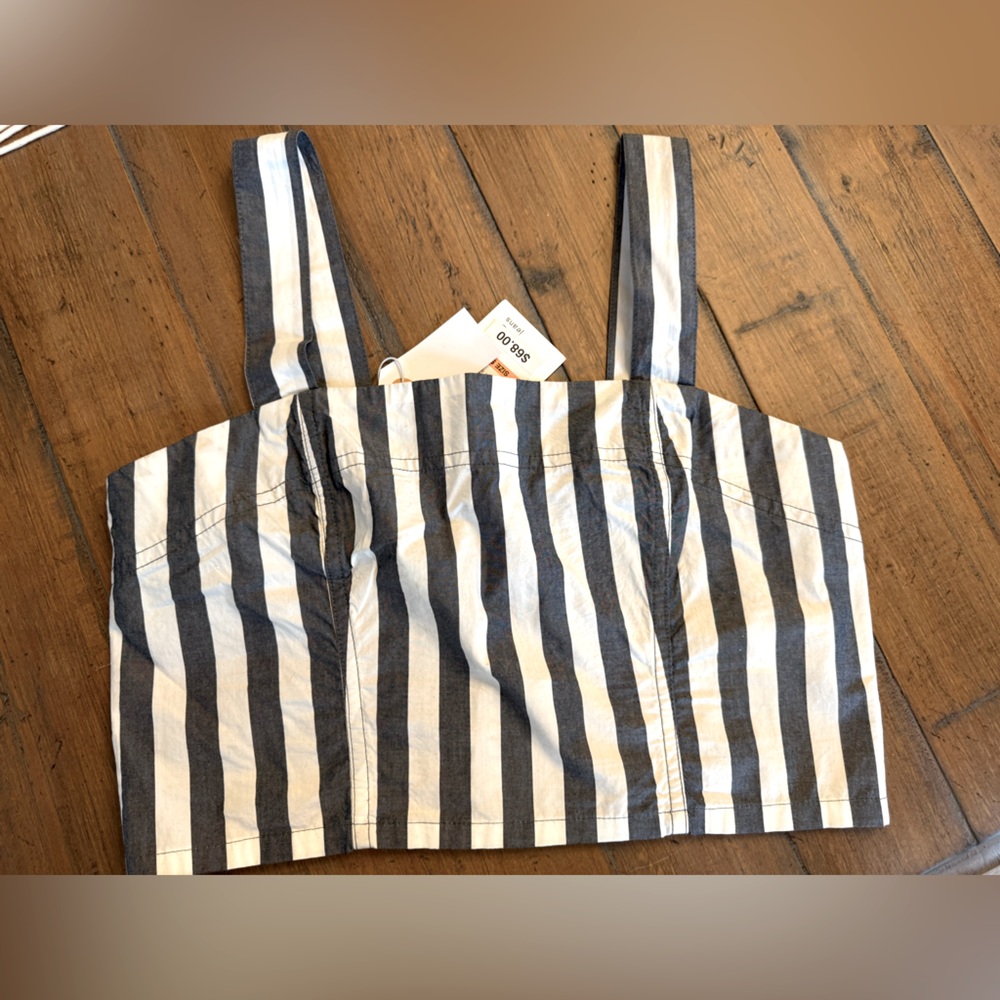 Kensie Trendy Blue & White Stripe Crop Top. Size Small. NWT.